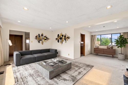 1955 Turner Street, Vancouver, BC - Indoor Photo Showing Living Room
