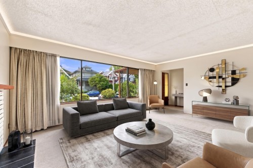 1955 Turner Street, Vancouver, BC - Indoor Photo Showing Living Room