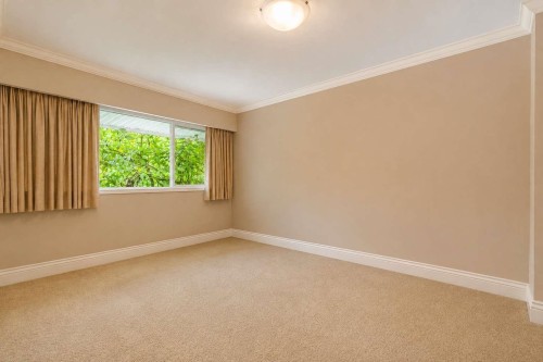 606 St Andrews Road, West Vancouver, BC - Indoor Photo Showing Other Room