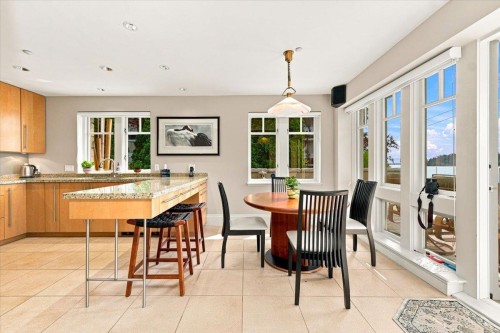 1952 Bellevue Avenue, West Vancouver, BC - Indoor Photo Showing Dining Room