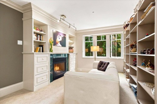 1952 Bellevue Avenue, West Vancouver, BC - Indoor With Fireplace