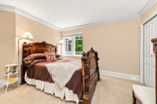 1952 Bellevue Avenue, West Vancouver, BC - Indoor Photo Showing Bedroom