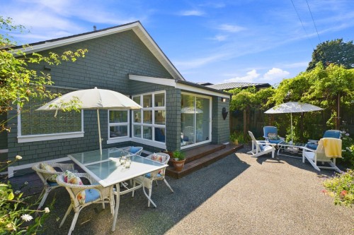 2433 Mathers Avenue, West Vancouver, BC - Outdoor With Deck Patio Veranda