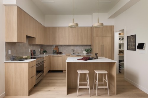 1-595 49Th Avenue E, Vancouver, BC - Indoor Photo Showing Kitchen