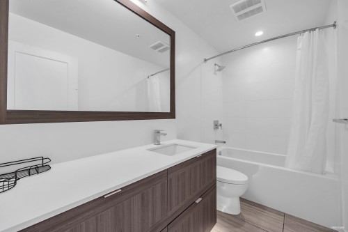 Th302-2351 Beta Avenue, Burnaby, BC - Indoor Photo Showing Bathroom