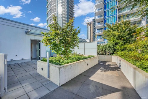 Th302-2351 Beta Avenue, Burnaby, BC - Outdoor