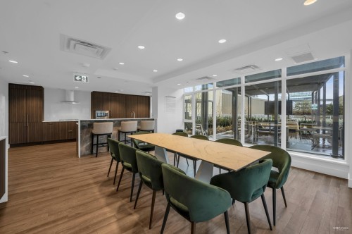 Th302-2351 Beta Avenue, Burnaby, BC - Indoor Photo Showing Dining Room