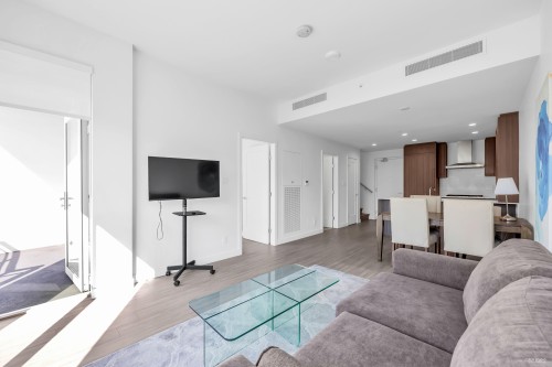 Th302-2351 Beta Avenue, Burnaby, BC - Indoor Photo Showing Living Room