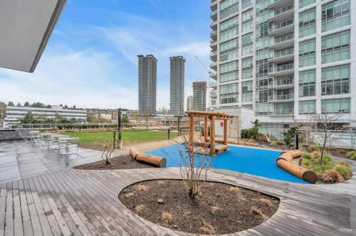 Th302-2351 Beta Avenue, Burnaby, BC - Outdoor
