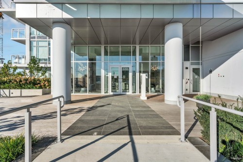Th302-2351 Beta Avenue, Burnaby, BC - Outdoor