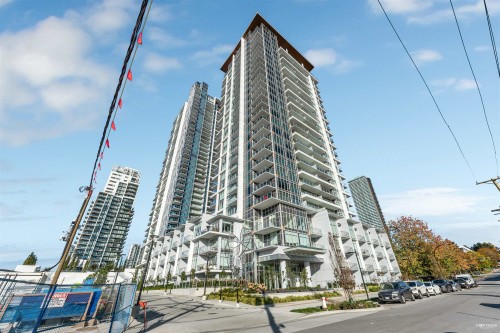 Th302-2351 Beta Avenue, Burnaby, BC - Outdoor With Facade