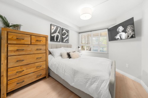 249-2565 Broadway W, Vancouver, BC - Indoor Photo Showing Bedroom
