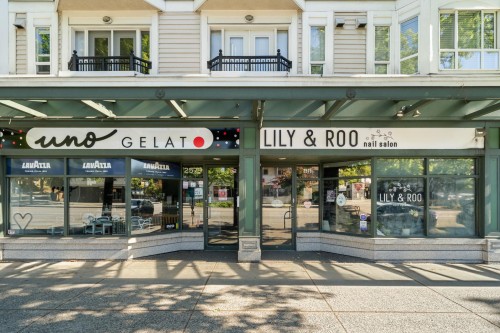 249-2565 Broadway W, Vancouver, BC - Outdoor