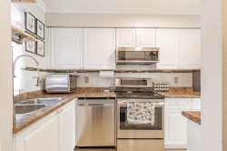 107-1570 Prairie Avenue  Port Coquitlam, BC V3B 1T4