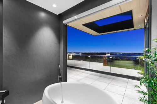 1840 Orchard Way, West Vancouver, BC - Indoor Photo Showing Bathroom