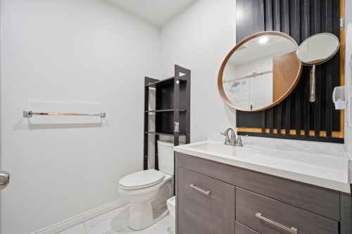 11420 Daniels Road, Richmond, BC - Indoor Photo Showing Bathroom