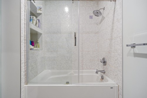 11420 Daniels Road, Richmond, BC - Indoor Photo Showing Bathroom