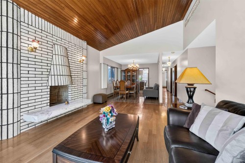 2739 E 8Th Avenue, Vancouver, BC - Indoor Photo Showing Living Room