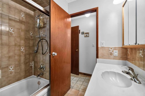 2739 E 8Th Avenue, Vancouver, BC - Indoor Photo Showing Bathroom
