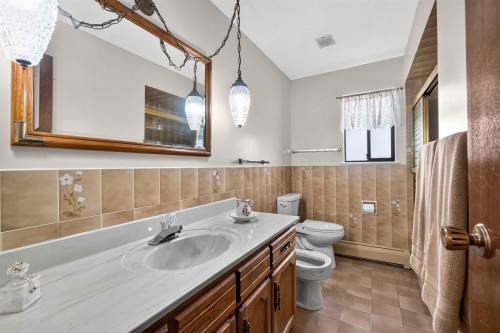 2739 E 8Th Avenue, Vancouver, BC - Indoor Photo Showing Bathroom
