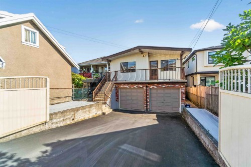 2739 E 8Th Avenue, Vancouver, BC - Outdoor With Exterior
