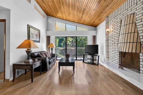 2739 E 8Th Avenue, Vancouver, BC - Indoor With Fireplace