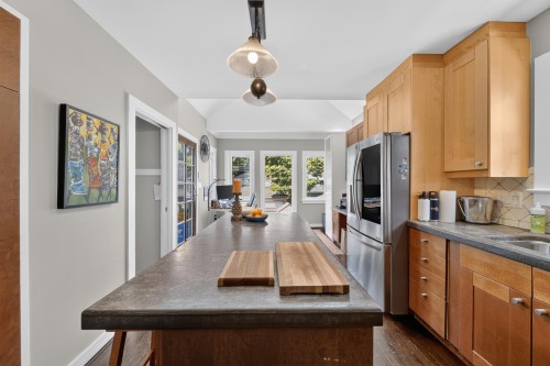 4327 12Th Avenue W, Vancouver, BC - Indoor Photo Showing Kitchen
