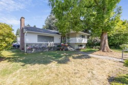 541 Cochrane Avenue  Coquitlam, BC V3J 2A3