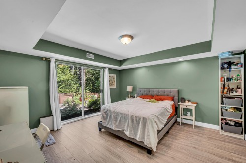 3255 Milton Avenue, North Vancouver, BC - Indoor Photo Showing Bedroom