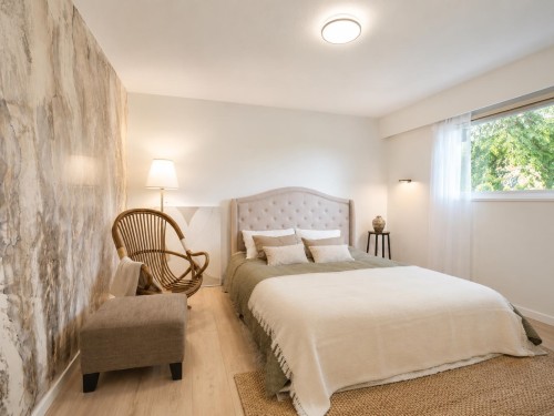 9351 Glenbrook Drive, Richmond, BC - Indoor Photo Showing Bedroom