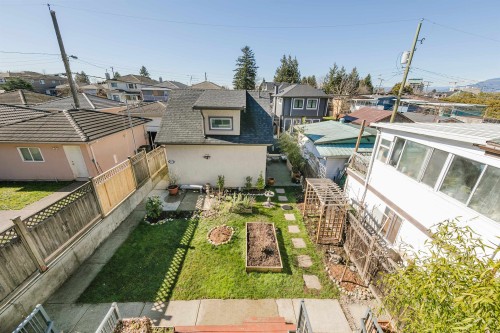 5887 Battison Street, Vancouver, BC - Outdoor