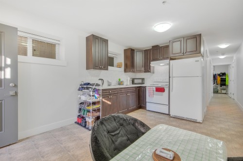 5887 Battison Street, Vancouver, BC - Indoor Photo Showing Kitchen