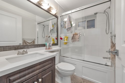 5887 Battison Street, Vancouver, BC - Indoor Photo Showing Bathroom