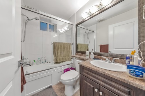 5887 Battison Street, Vancouver, BC - Indoor Photo Showing Bathroom