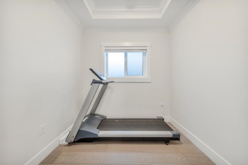 5887 Battison Street, Vancouver, BC - Indoor Photo Showing Gym Room