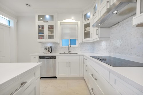 5887 Battison Street, Vancouver, BC - Indoor Photo Showing Kitchen With Upgraded Kitchen