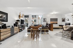 304-1102 Hornby Street  Vancouver, BC V6Z 1V8