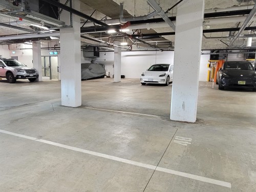 7585 Yukon Street, Vancouver, BC - Indoor Photo Showing Garage