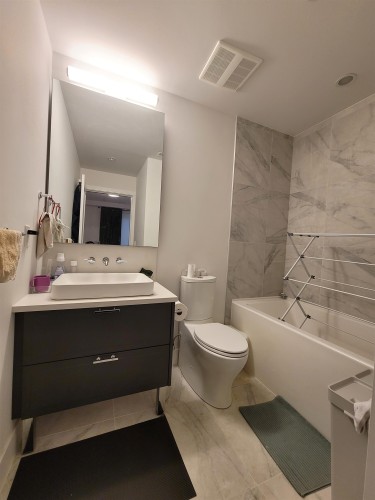7585 Yukon Street, Vancouver, BC - Indoor Photo Showing Bathroom