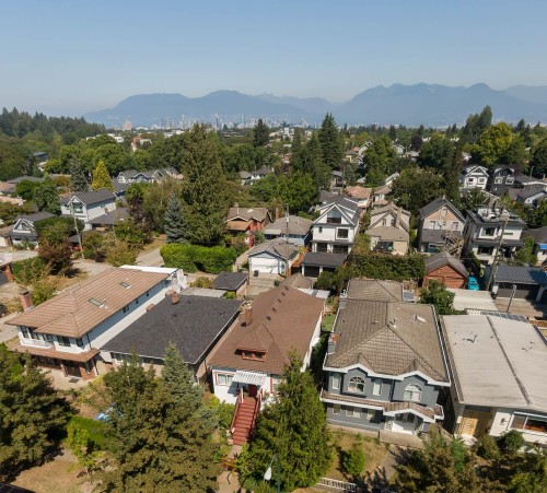 309 Woodstock Avenue E, Vancouver, BC - Outdoor With View