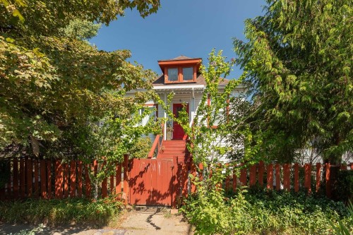 309 Woodstock Avenue E, Vancouver, BC - Outdoor