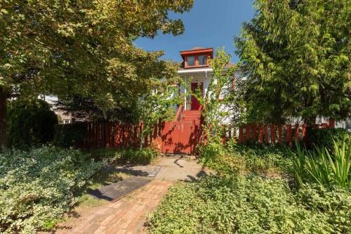 309 Woodstock Avenue E, Vancouver, BC - Outdoor