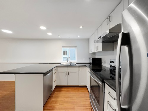 3440 26Th Avenue W, Vancouver, BC - Indoor Photo Showing Kitchen