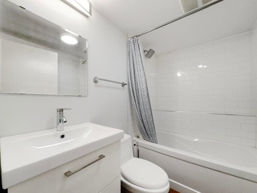 3440 26Th Avenue W, Vancouver, BC - Indoor Photo Showing Bathroom