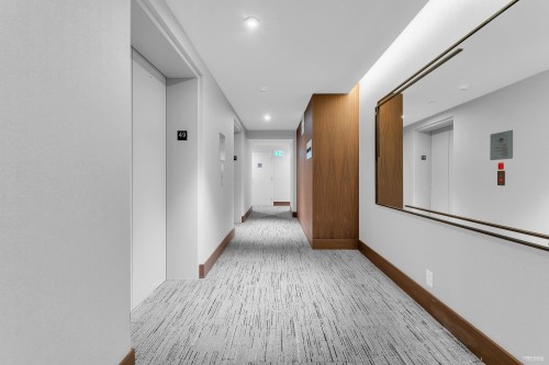 501-4880 Lougheed Highway, Burnaby, BC - Indoor Photo Showing Other Room
