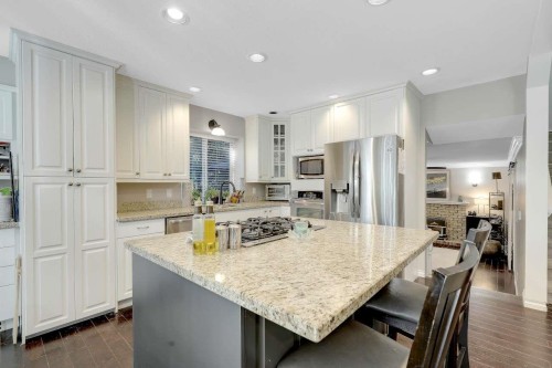 2028 Saskatchewan Avenue, Port Coquitlam, BC - Indoor Photo Showing Kitchen With Upgraded Kitchen