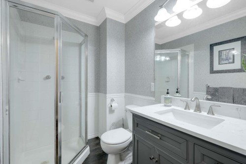 2028 Saskatchewan Avenue, Port Coquitlam, BC - Indoor Photo Showing Bathroom