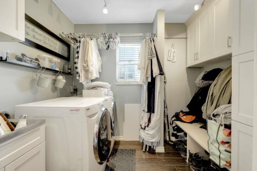 2028 Saskatchewan Avenue, Port Coquitlam, BC - Indoor Photo Showing Laundry Room