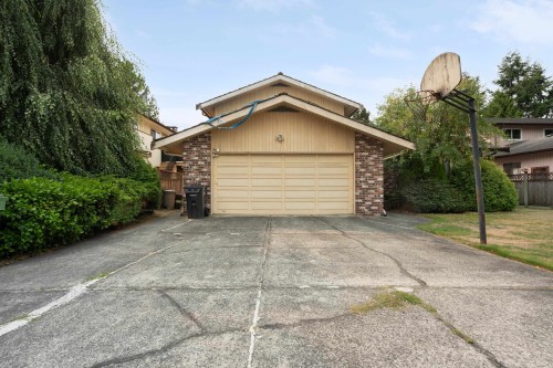 7340 Schaefer Avenue, Richmond, BC - Outdoor