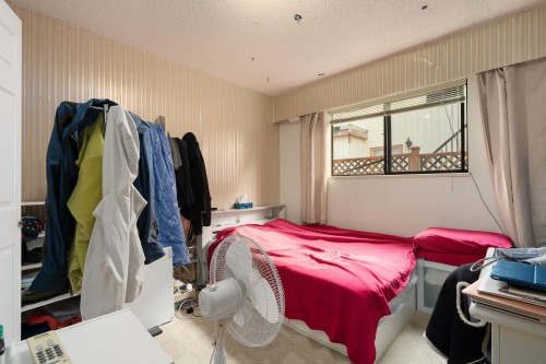 7340 Schaefer Avenue, Richmond, BC - Indoor Photo Showing Bedroom